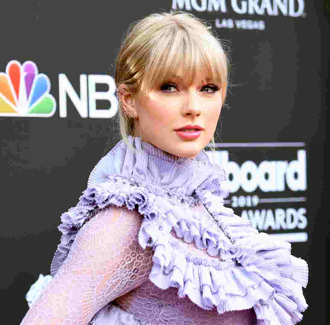 Taylor Swift Talks Joe Jonas And Debunks Avengers Rumors