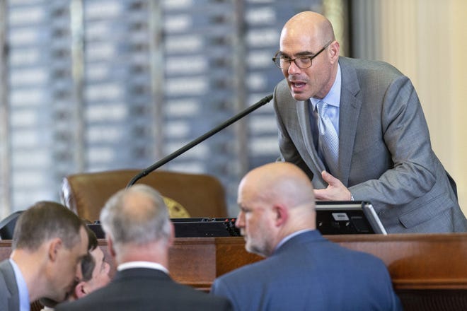 A federal lawsuit filed in Austin on Wednesday alleges Texas House Speaker Dennis Bonnen, R-Lake Jackson, violated the First Amendment by blocking gun activists from his public Facebook account. [STEPHEN SPILLMAN / FOR STATESMAN]