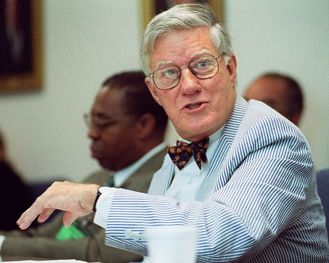 Talbot "Sandy'' D'Alemberte, who died Monday, speaks during a meeting in 2002 when he was president of Florida State University. [Bruce Brewer/The Associated Press]