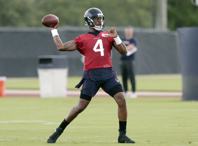 Houston quarterback Deshaun Watson will be the star attraction as high school athletes are honored at the American-Statesman's Best of Centex Preps event June 10. [Michael Wyke/The Associated Press]