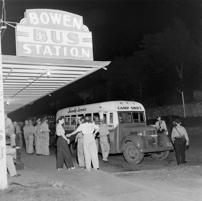 The Bowen Bus Station in Austin in 1943 with soldiers headed to Camp Swift. [Contributed by Traces of Texas]