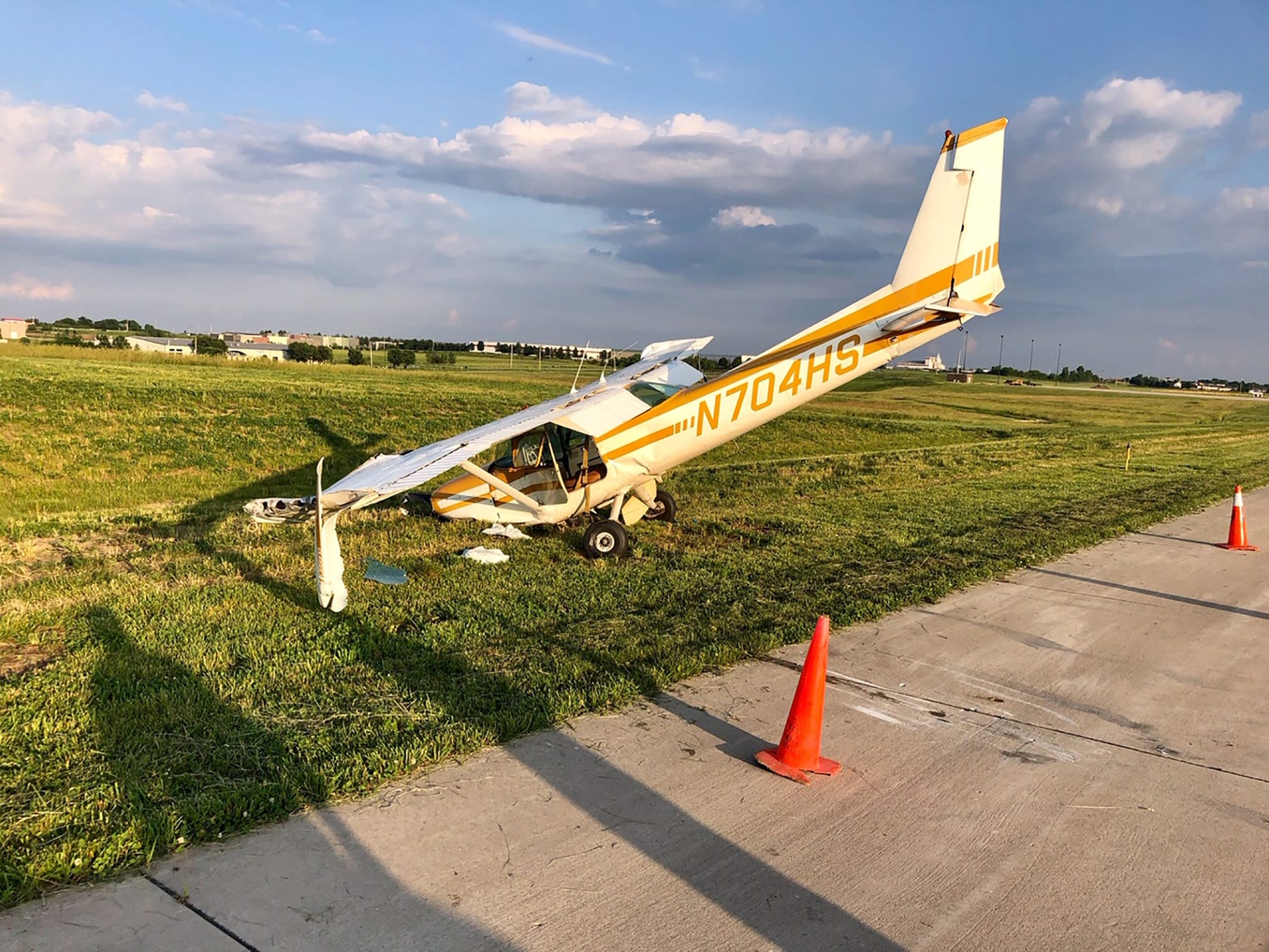 Plane crashes at Lee's Summit Airport