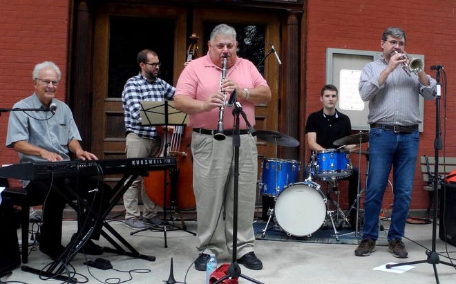 Rod Blumenau and the Upstate Dixie Five will salute music from the Prohibition Era at the June 26 opening concert of the Yates Concert Series.