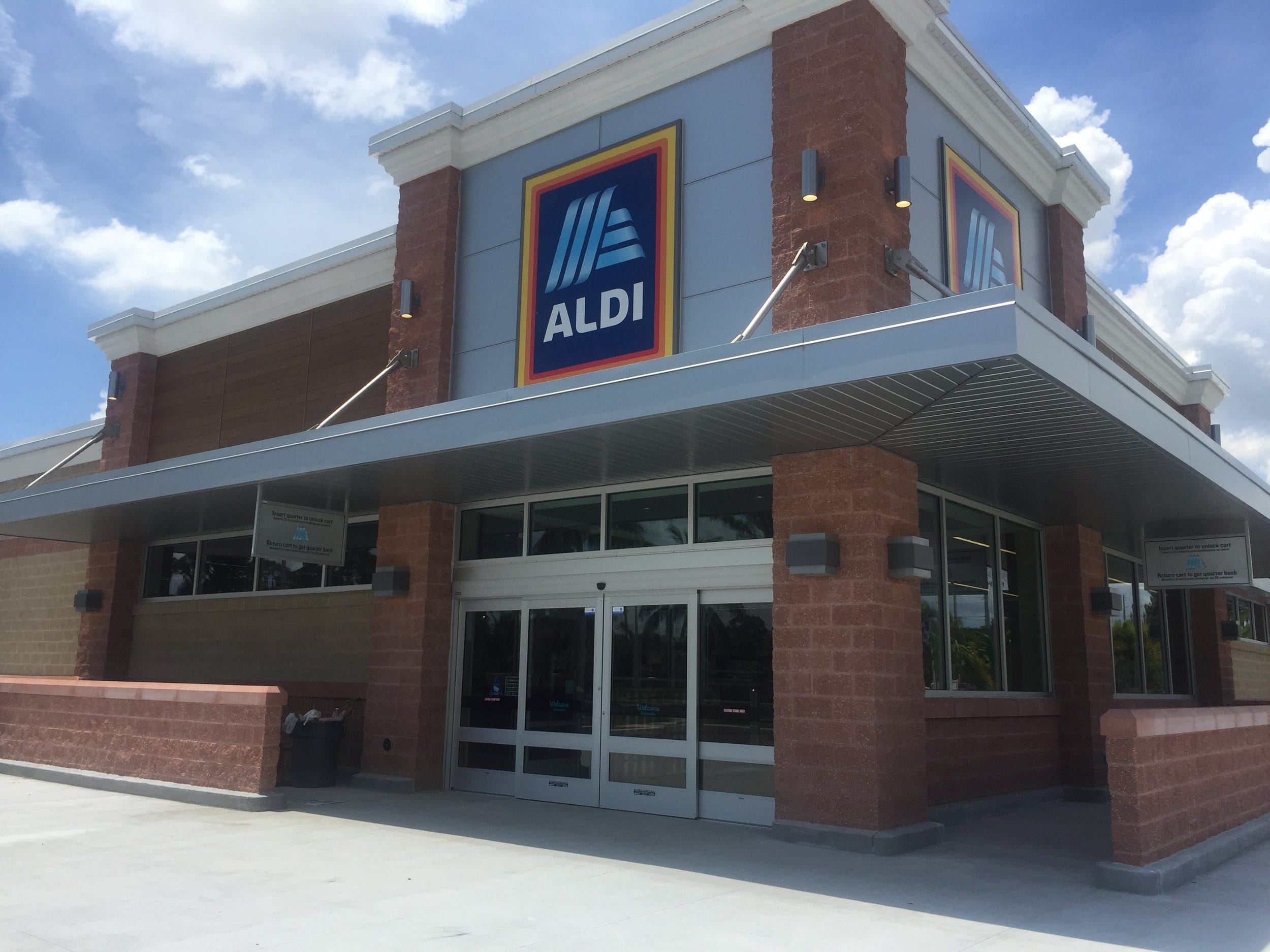 Does Aldi Sell Gift Cards In 2022? (Stores Types + Their Own)