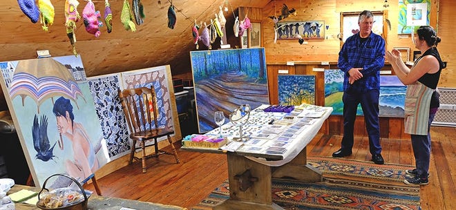 One stop on the tour is Jocelyn Dana Thomas' studio in a barn adjacent to her house. The artist works with paintings, fused glass jewelry, cards, clocks, and more. (Bart Blumberg).