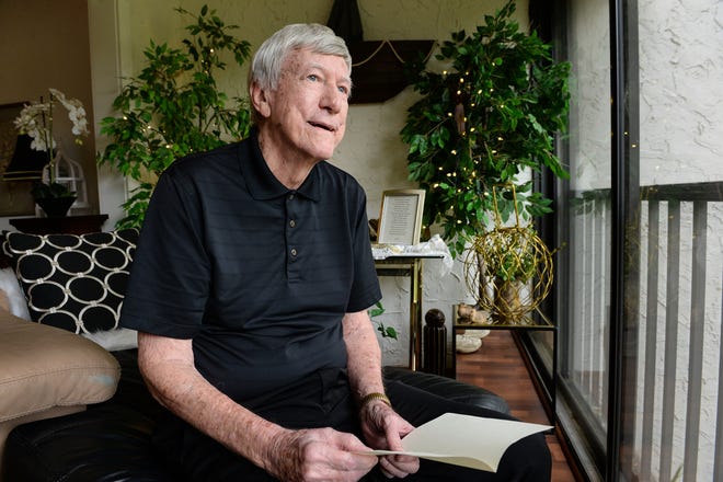 Larry Tracy of Sarasota handwrote poems and cards for his wife, Carol, for over 60 years. [HERALD-TRIBUNE STAFF PHOTO / DAN WAGNER]