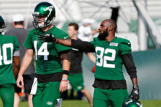 New York Jets Jamison Crowder, right, talks with quarterback Sam Darnold during practice at the NFL football team's training camp in Florham Park, N.J., Thursday, July 25, 2019. (AP Photo/Seth Wenig)
