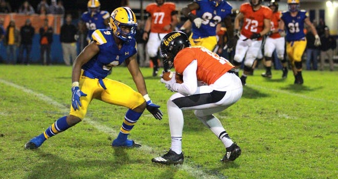 East Ascension and St. Amant will meet in Gonzales for the regular-season finale. Last season, the Spartans won, 20-13. Photo by Kyle Riviere.