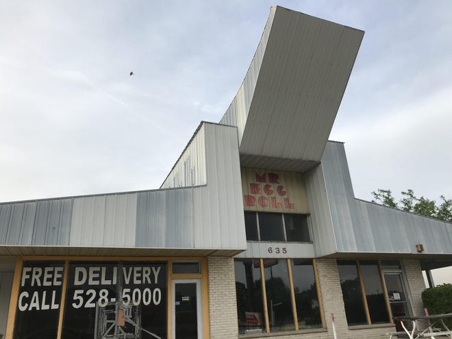 Plans to turn the former Mr. Eggroll, 635 W. Jefferson St., into a taco restaurant are apparently off. [File/SJ-R]