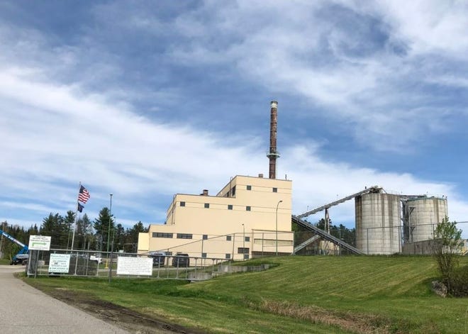 Republican Sen. Bob Giuda is pushing for the House and Senate to override Gov. Chris Sununu’s veto of House Bill 183 that would have helped six woodchip-burning electricity plants in New Hampshire, including the Pine Tree power plant in Bethlehem. [Paula Tracy photo]