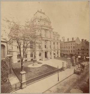 The old Boston City Hall was built in 1864 on School Street. This is what it looked like in the late 19th century. It was quite different than what the current City Hall looks like today.