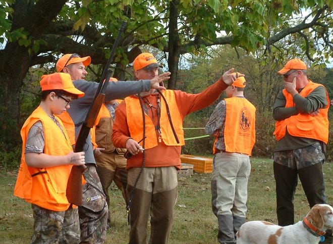 Young hunters receive instruction from Beaver County Sportsmen's Conservation League's mentors during the 2017 youth pheasant hunt. [BCSCL photo]