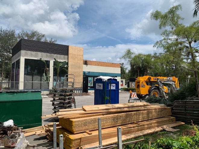 Construction is ongoing as the McDonald's is renovated and expanded at Greenview Shores Boulevard and Wellington Trace in Wellington. [KRISTINA WEBB/palmbeachpost.com]