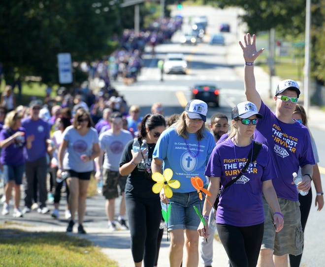 Thousands gather Sept. 15 to raise money and awareness for the Alzheimer's Associatio. [Christine Peterson/GateHouse Media]