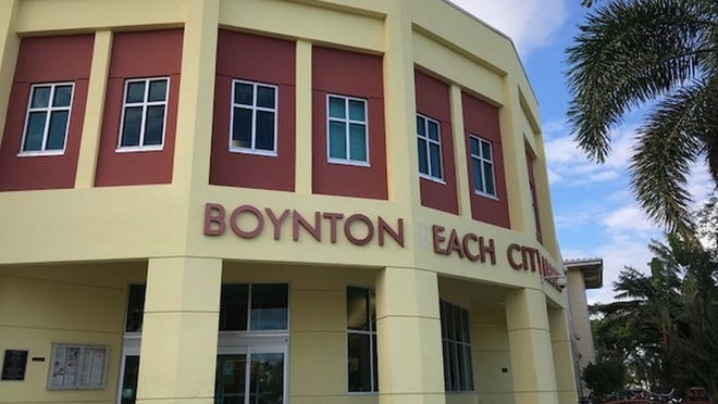 Boynton Beach City Library on Nov. 2, 2017. (Alexandra Seltzer / The Palm Beach Post)