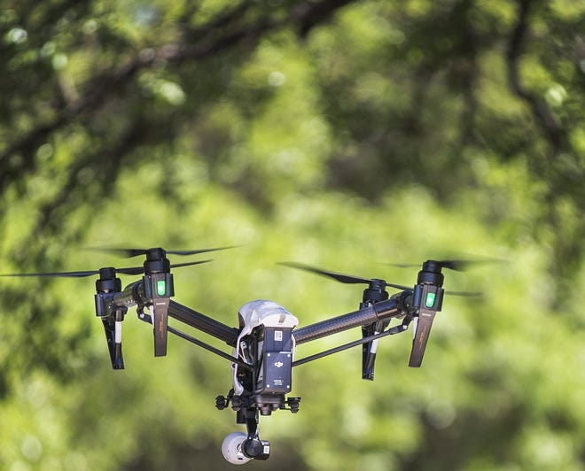 A federal lawsuit seeks to strike down Texas laws limiting the use of drones for photography. [RICARDO B. BRAZZIELL/AMERICAN-STATESMAN]