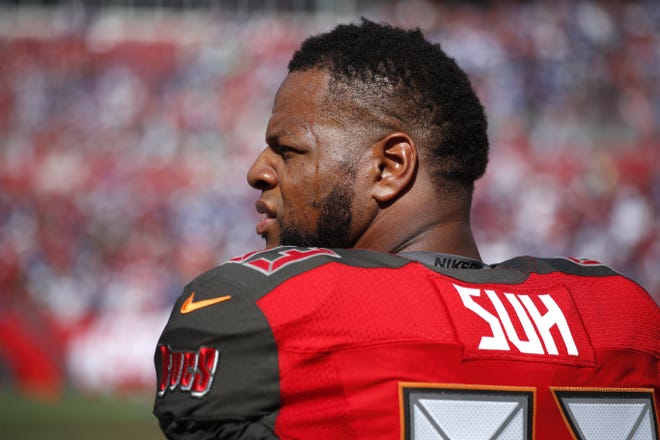 Tampa Bay nose tackle Ndamukong Suh knows a few things about the L.A. Rams, having played for them last year. [JEFF HAYNES/THE ASSOCIATED PRESS]