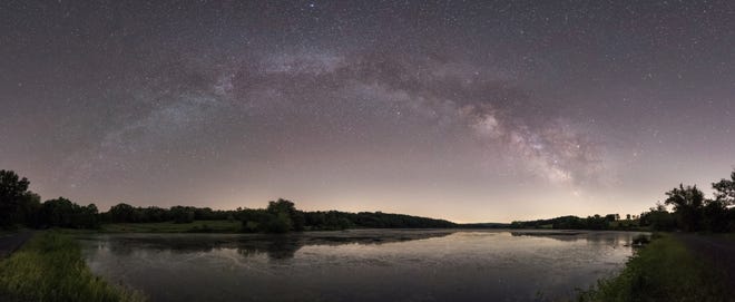 Panorama of the Milky Way stringing over Bontecou Lake in Dutchess County, New York, June 21, 2017. [Photo by Julia Colton (Own work) [CC BY-SA 4.0 (https://creativecommons.org/licenses/by-sa/4.0)], via Wikimedia Commons]