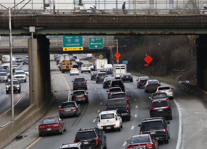 Traffic on I-71/I-70 as seen looking east from the Front St. bridge on Friday, January 11, 2018. Traffic patterns will change on portions of the interchange in fall 2019. [Fred Squillante/Dispatch]