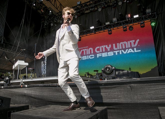 Finneas performs at the Austin City Limits Music Festival in Zilker Park on Saturday October 5, 2019. [JAY JANNER/AMERICAN-STATESMAN]