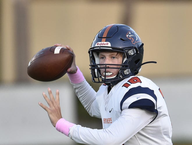 Bradenton Christian's quarterback Zach Seagreaves is the all-time passing leader at Bradenton Christian. In addition, he succeeds in the classroom where he's never earned a “B” in any class and carries a weighted GPA of 4.3. [HERALD-TRIBUNE STAFF PHOTO / THOMAS BENDER]