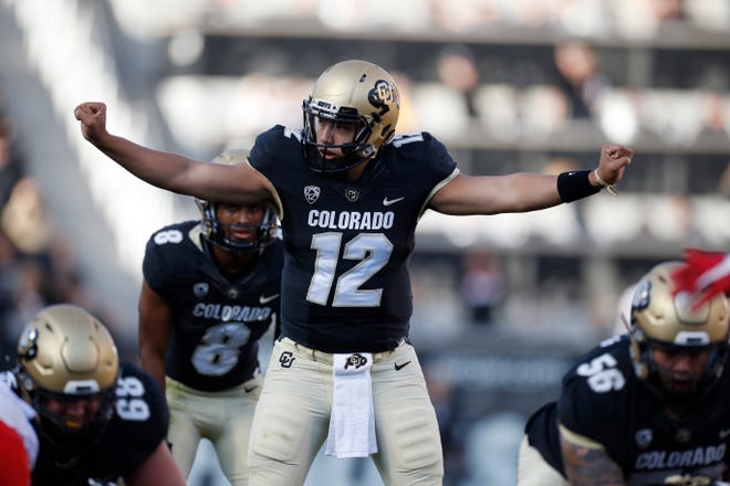 Colorado quarterback Steven Montez leads an offense that is third in the Pac-12 in passing yards (300.2 per game) and fourth in scoring (34.6 per game). [AP Photo/David Zalubowski]