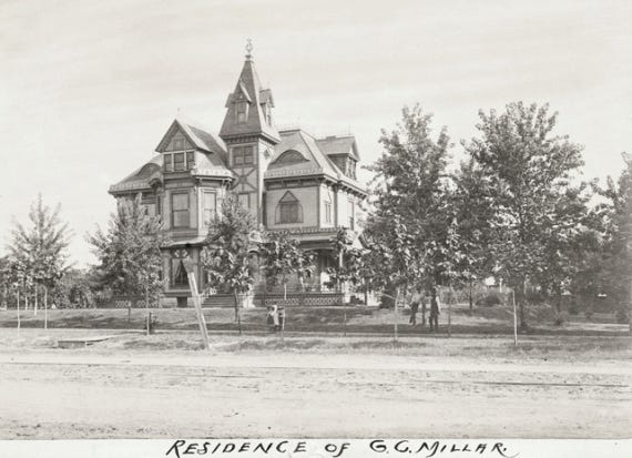The home of G.C. Millar in 1890, taken by the local photographer brothers Edwin and William Glines. [Conard-Harmon Collection]