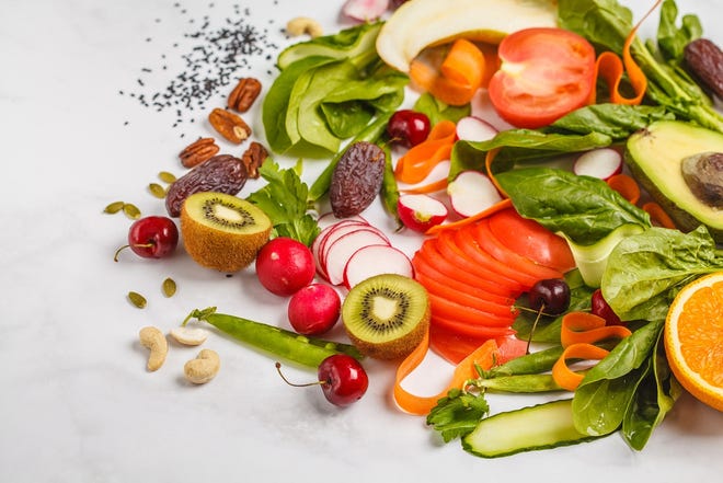 Most guidelines say we should eat five or more servings of fruits and vegetables daily , but only 1 in 4 people actually does. [FIZA PIRANI / TRIBUNE NEWS SERVICE]i