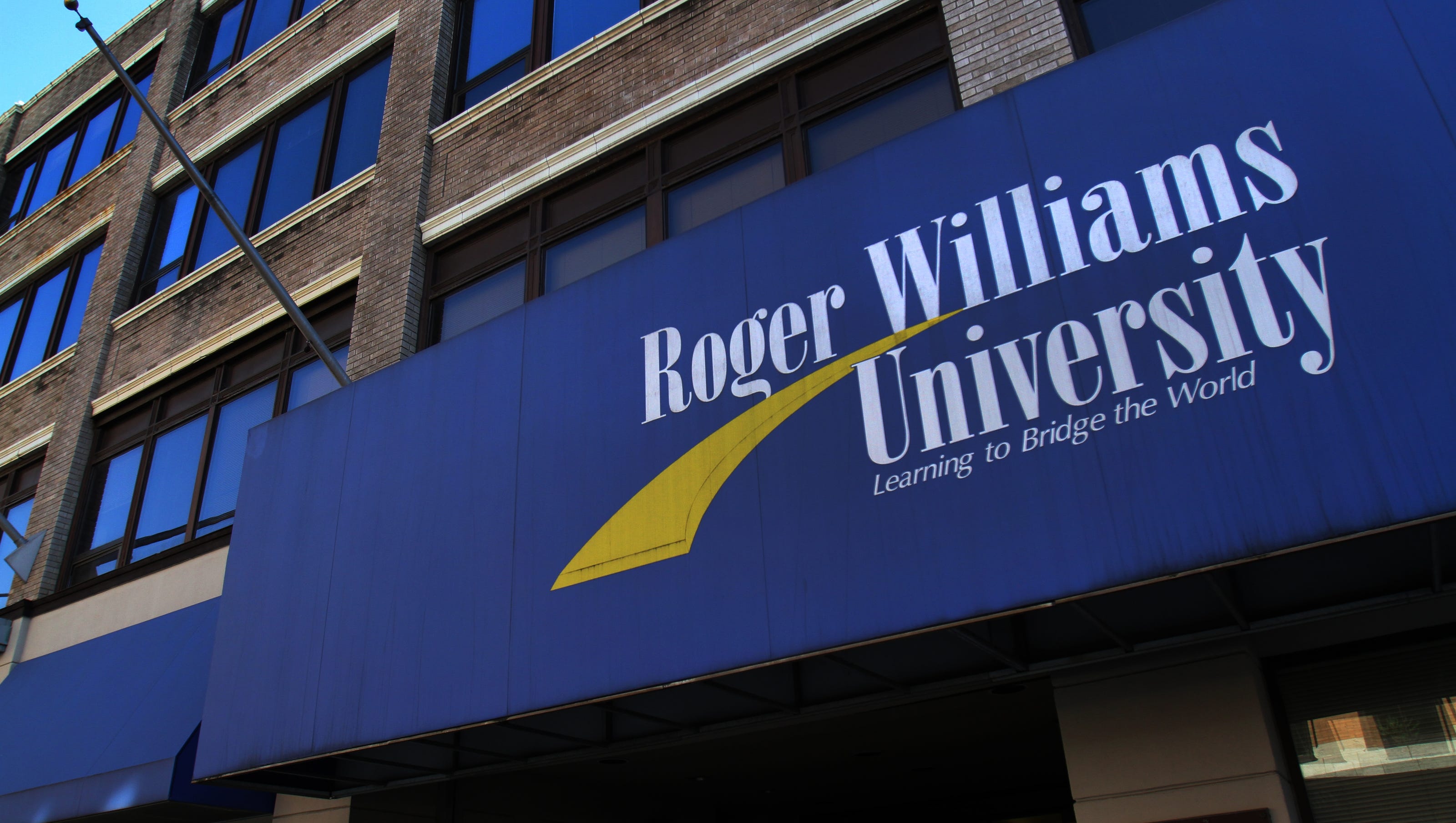 Roger Williams University ends tuition freeze