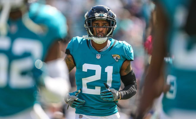 Jaguars cornerback A.J. Bouye will have his hands full covering Texans star receiver DeAndre Hopkins on Sunday. [Gary Lloyd McCullough/Florida Times-Union]