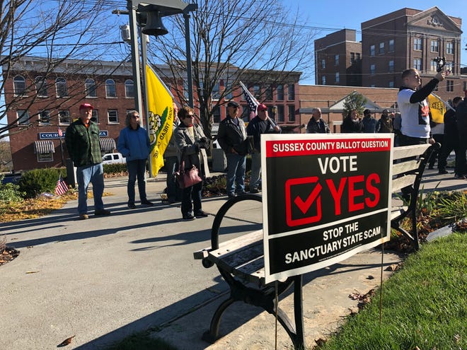 Supporters gathered on Newton’s square on Saturday to raise awareness of Sussex County’s ballot question. [Photo by Jennifer Jean Miller/New Jersey Herald (NJH)]