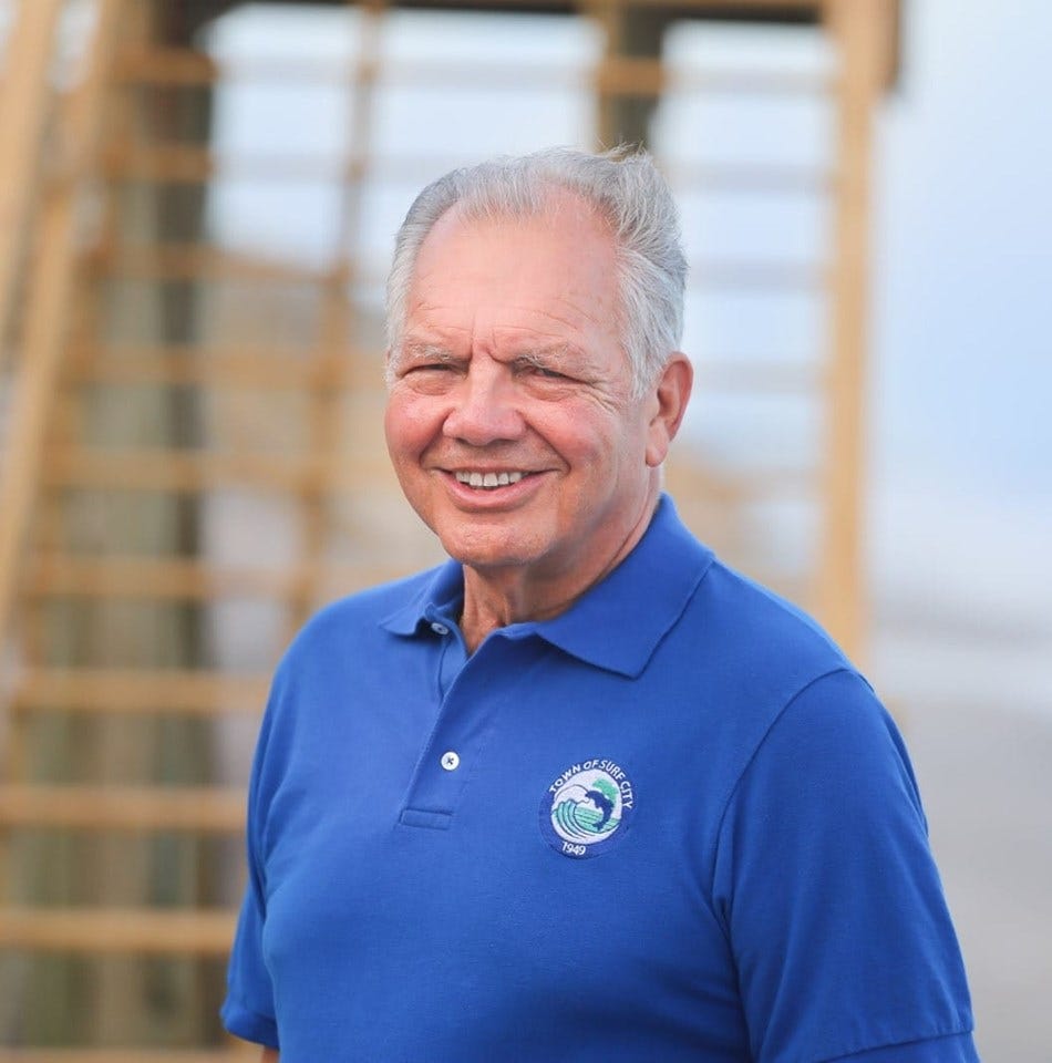 Surf City mayor resigns after more than 35 years on council