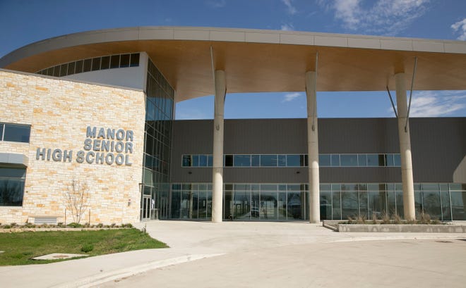 The Manor school district currently contracts for security at campuses like Manor High School with Travis County, which provides six deputies for security and law enforcement. Their contract expires June 2020. [JAY JANNER/AMERICAN-STATESMAN]