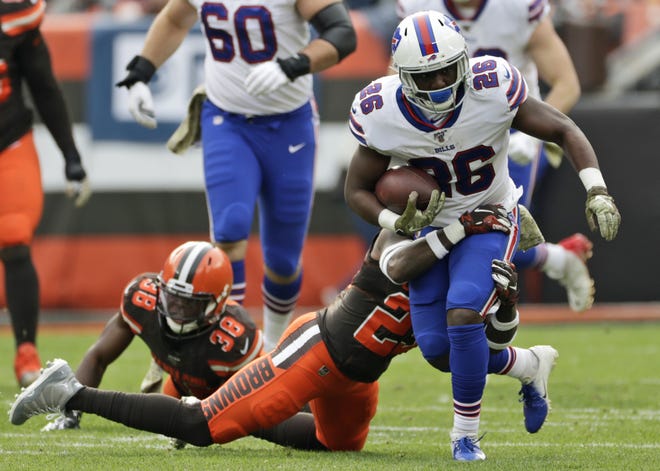 Even with rookie running back Devin Singletary (26), Buffalo's run production has been lacking in the last four games, including in Sunday's ugly loss to Cleveland. [AP Photo/Ron Schwane]
