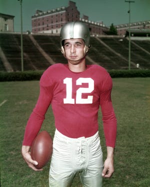 Zeke Bratkowski was an All-American at Georgia where he played quarterback and punter. [UGA PHOTO]