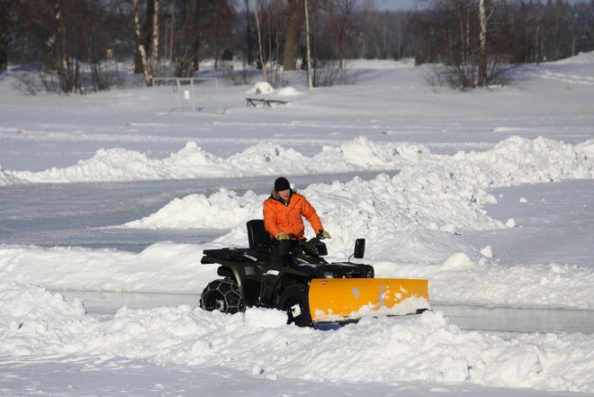 A great snow removal service actually has a lot in common with all topnotch home improvement contractors. They’re reliable, efficient and well-equipped. [Pikku-Mikko/Wikimedia Commons]