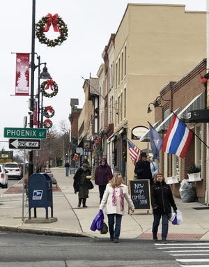 Shoppers get out and about in downtown Canandaigua on Plaid Friday. [MIKE MURPHY/MESSENGER POST MEDIA]