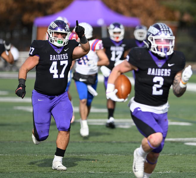 Mount Union’s Josh Petruccelli runs for a touchdown in his team’s win over Hanover in the first round of the NCAA Division III playoffs, Nov. 23, 2019. (CantonRep.com / Ray Stewart)