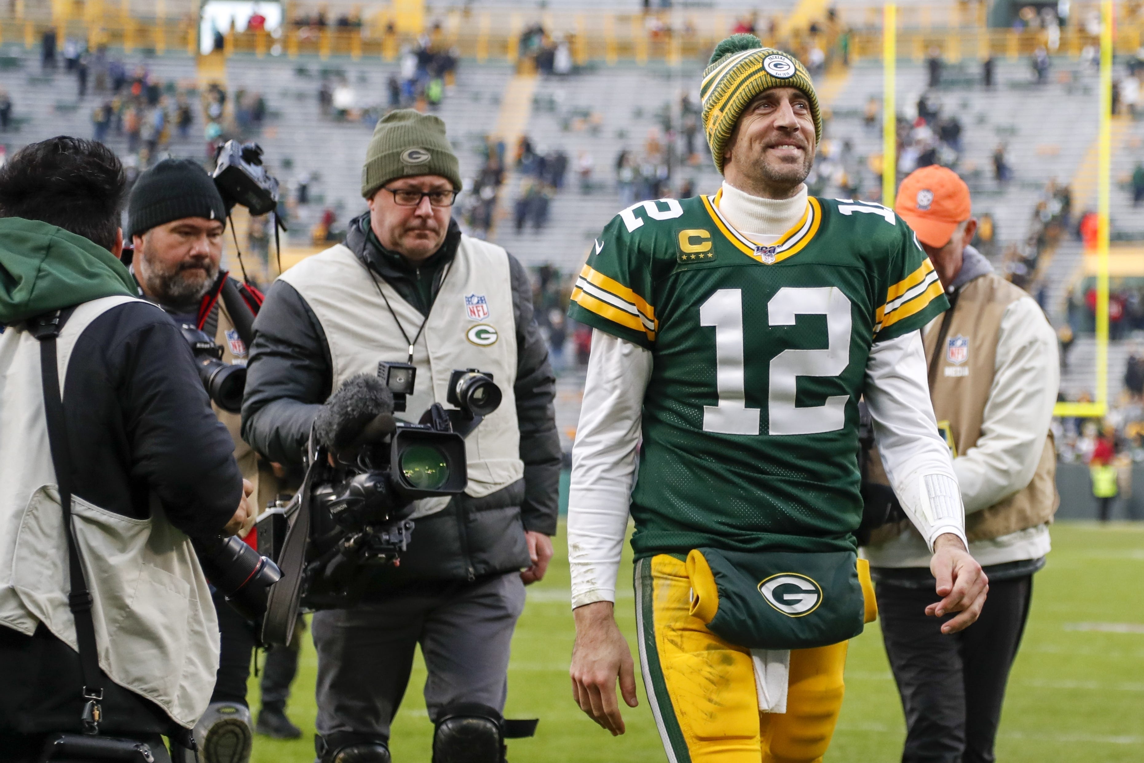 aaron rodgers winter hat