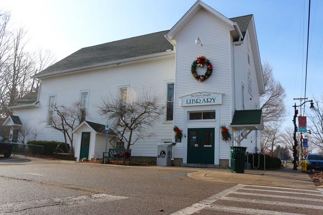 The Saugatuck-Douglas District Library in Douglas, pictured on Dec. 24, 2019. [Carolyn Muyskens/Sentinel Staff]