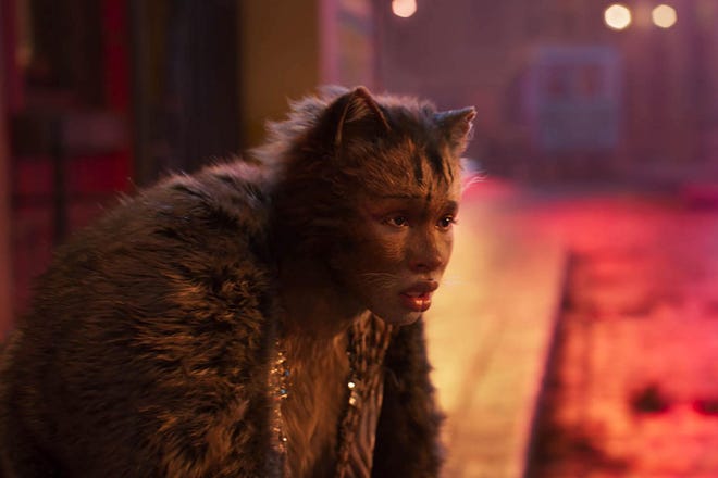 Jennifer Hudson stars as Grizabella in "Cats." (Credit: Universal Pictures)