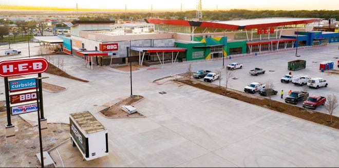 H-E-B’s new store at Slaughter Lane and Interstate 35 in South Austin is scheduled to open in March. H-E-B says it is working on a $200 million expansion in South Austin. [COURTESY OF H-E-B].