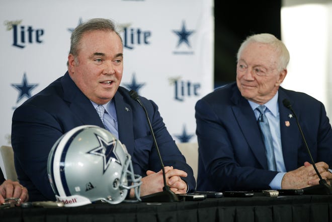 New Dallas Cowboys head coach Mike McCarthy, left, is introduced by team owner Jerry Jones during a news conference at the Dallas Cowboys headquarters Wednesday, Jan. 8, 2020, in Frisco, Texas. [BRANDON WADE/THE ASSOCIATED PRESS]