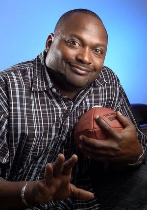 Former Riverview High football star Shawn Bane died at the age of 44 on Jan. 2 after being involved in an autombile accident over the holidays. There will be a memorial service for Bane on Saturday at 11 a.m. in the Riverview High School auditorium. [Heald-Tribune Staff File Photo / Thomas Bender]