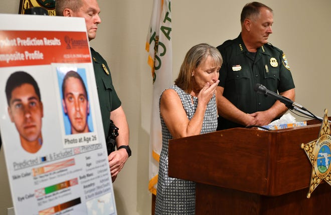 Peggy Thistle, sister of murder victim Deborah Dalzell, pauses while speaking at a press conference on Sept. 19, 2018. [Herald-Tribune staff photo / Mike Lang]
