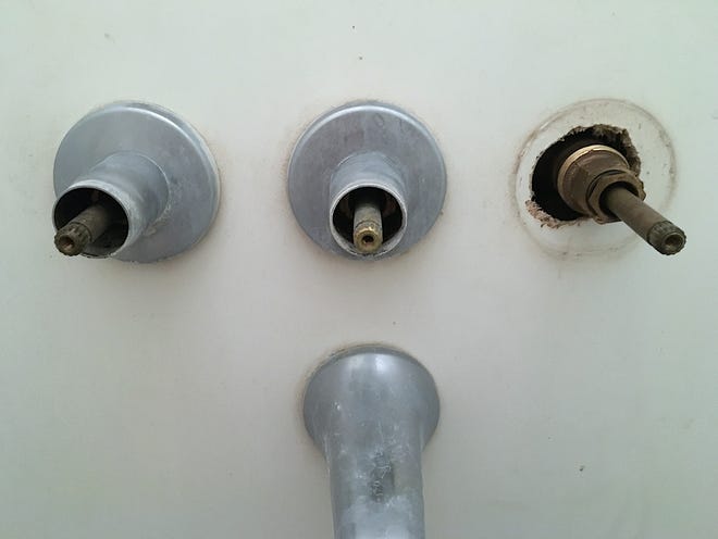 Though sometimes they can be salvaged with an affordable repair, sooner or later it’s time to say goodbye to your plumbing fixtures. [Alan Levine (CC BY (https://creativecommons.org/licenses/by/2.0))]