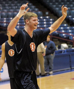 The University of Illinois announced the death of former basketball player Robert Archibald on Friday. No other details were known surrounding his death at age 39. [Ted Schurter/The State Journal-Register, File]