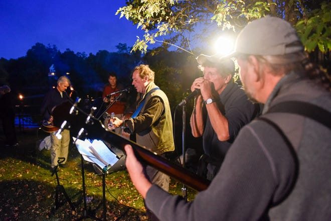 The Labor in Vain band provides musical entertainment during Ipswich Illumination. 

The band plays the Along the Way Coffeehouse Saturday, Jan. 25. Doors open at 6:30 p.m. Music starts at 7 p.m. [Wicked Local/File photo]