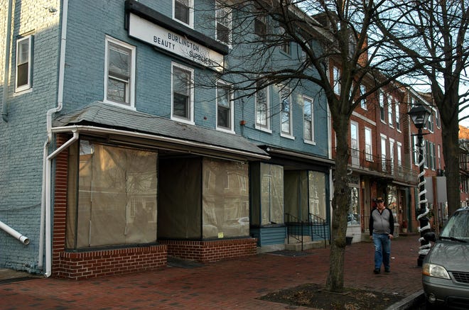 Empty storefronts are seen on High Street by its intersection with Union Street in Burlington City. The city is seeking an HGTV makeover. [ARCHIVE PHOTO]