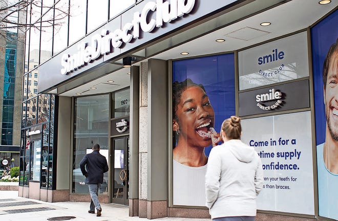 SmileDirectClub’s retail location near Washington, D.C.’s Dupont Circle. [HANNAH NORMAN/KAISER HEALTH NEWS]